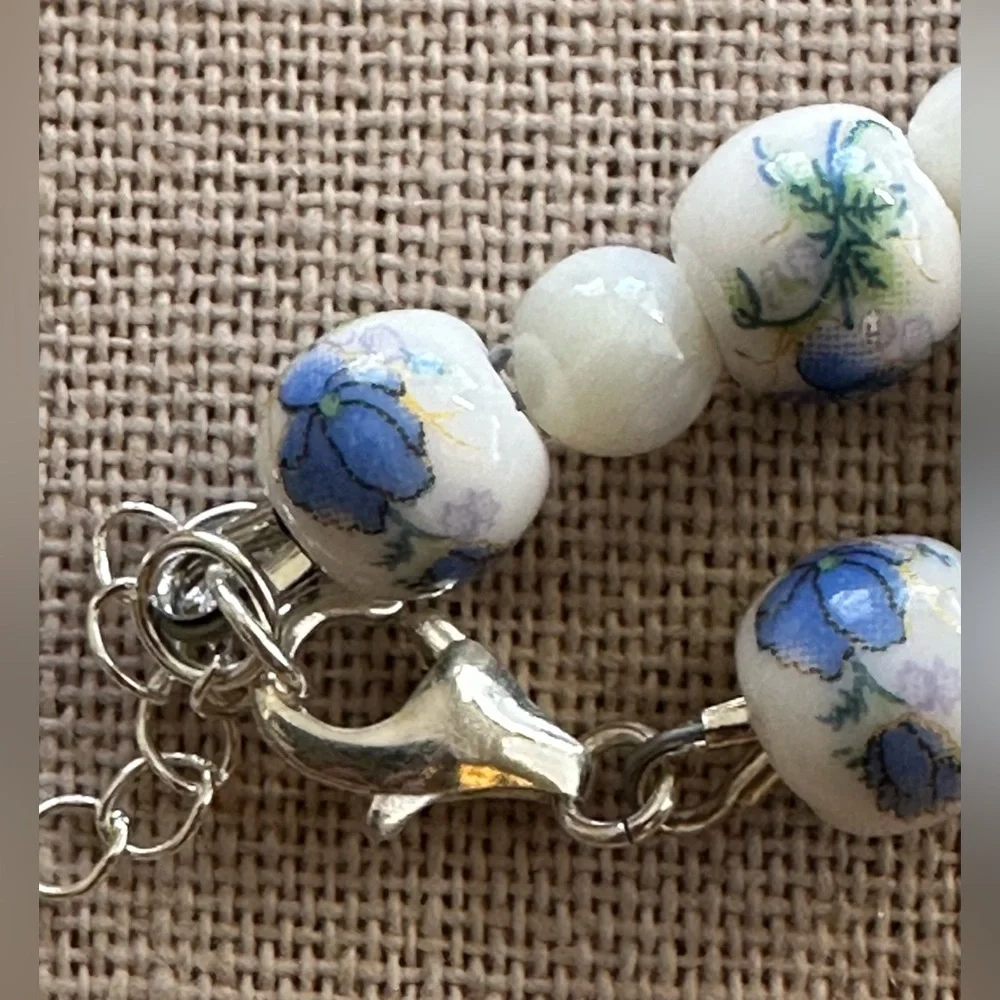 22 inch Porcelain and Pearls bead necklace NWOT - Picture 9 of 14